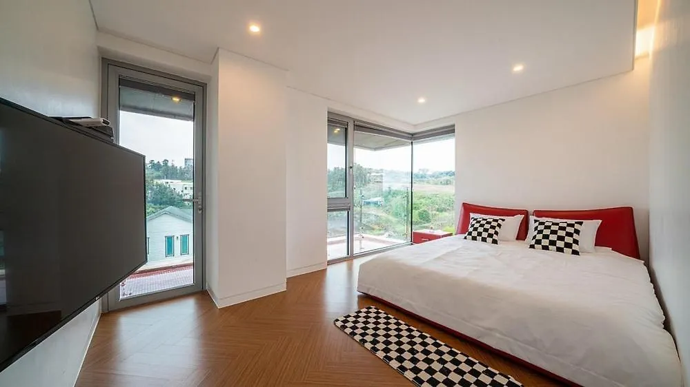 Guest house Jeju Mia Private Pool Villa Large Outdoor Warm Pool